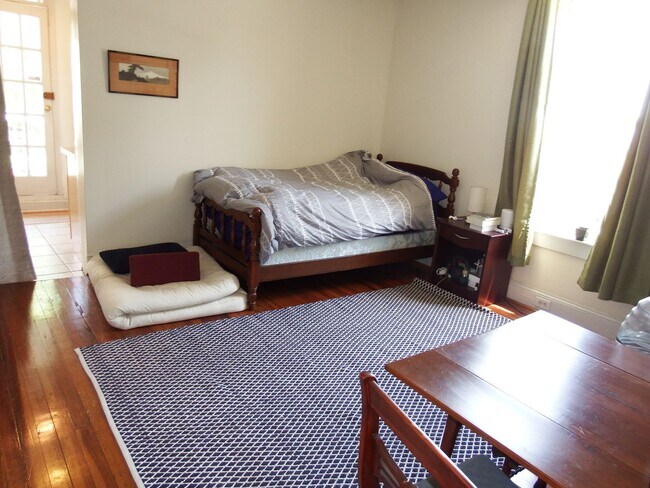 Building Photo - 3601 Keswick Rd