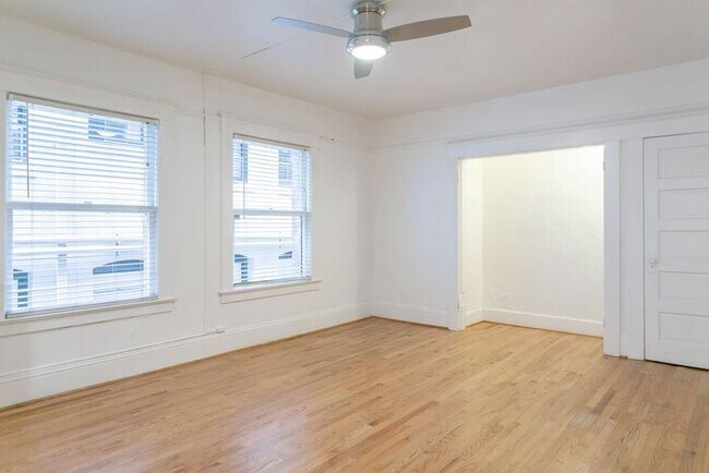 Building Photo - 2066 NW Glisan St