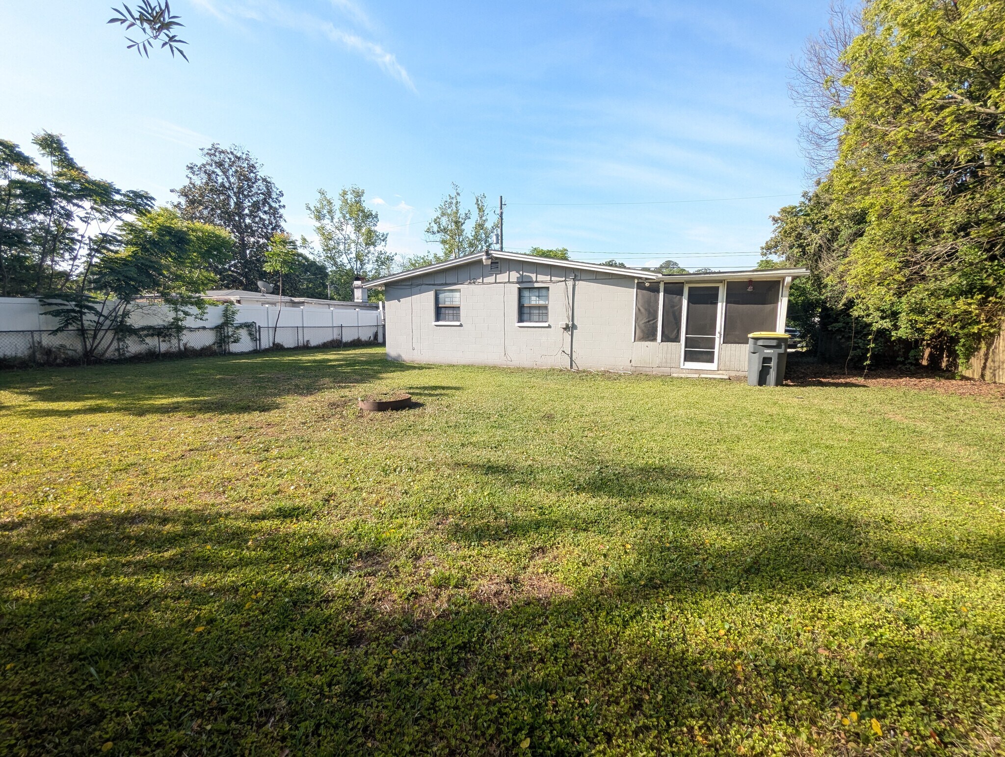Building Photo - 6941 Delisle Dr