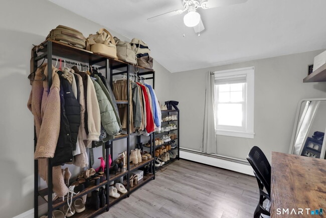 Building Photo - 829 Wells Rd