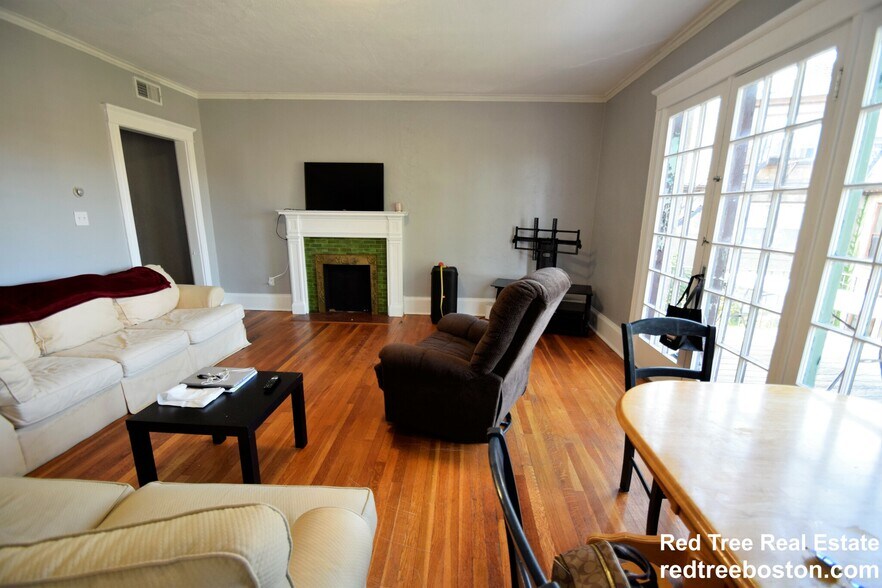 Building Photo - 229 Chestnut Hill Ave