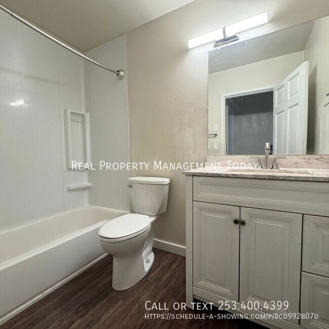 Building Photo - 621 S Sprague Ave