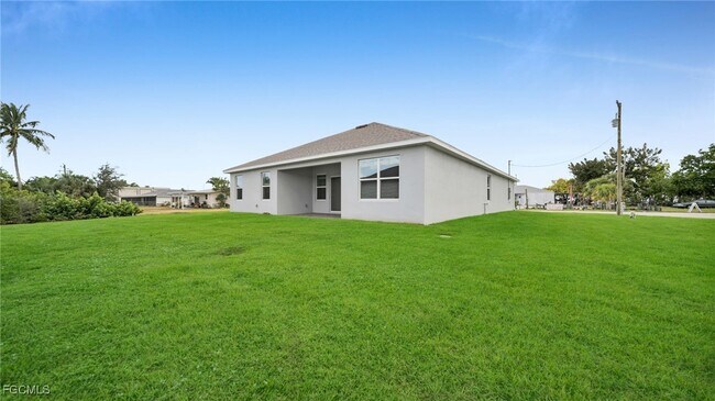 Building Photo - 1327 SE 16th Pl