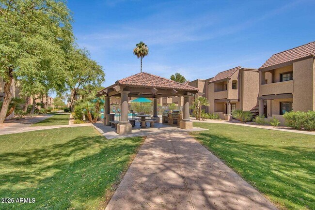 Building Photo - 5995 N 78th St