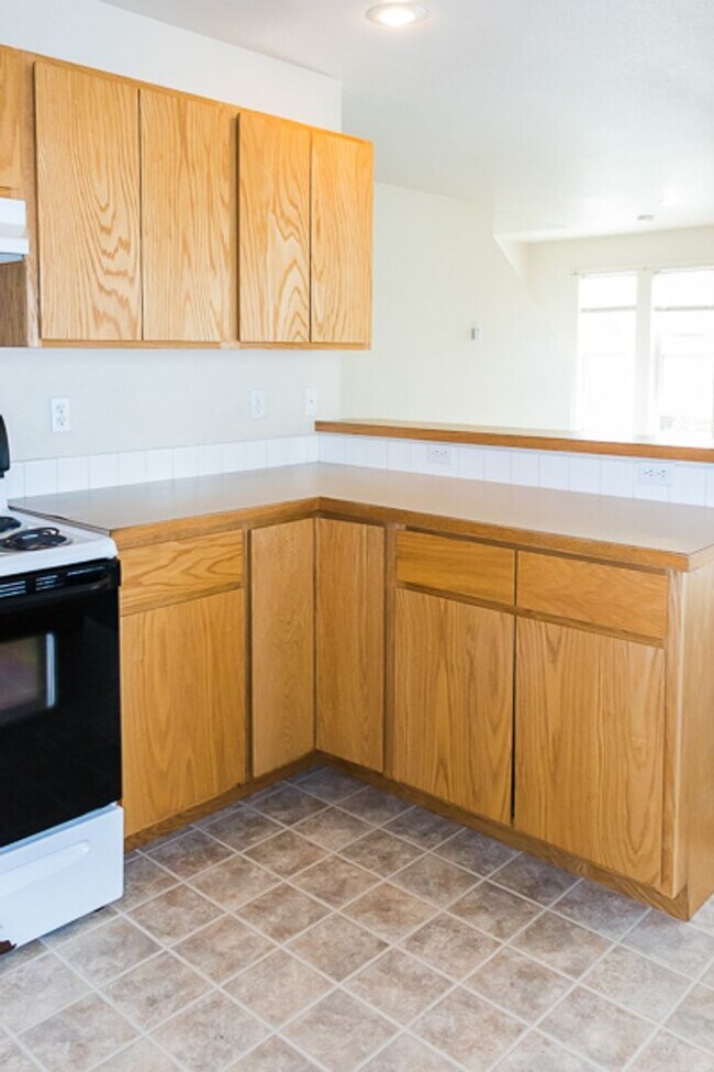 Building Photo - Garfield Duplex 5