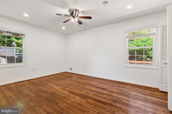 Building Photo - 8326 Briar Creek Dr