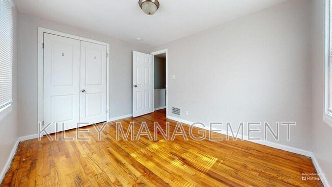 Building Photo - 8956 Rutherford St