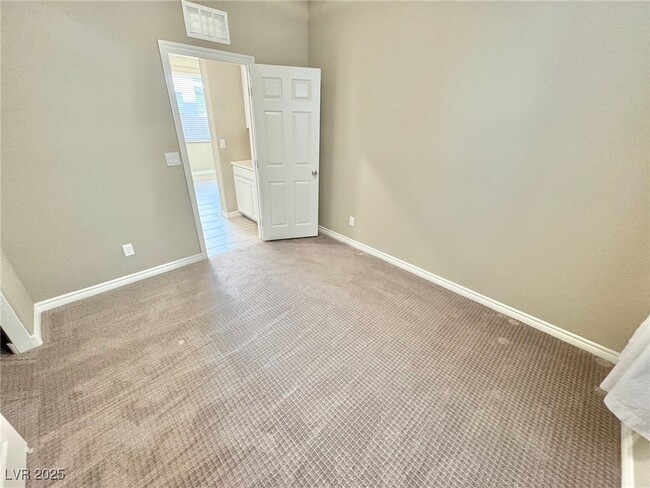 Building Photo - 3215 Alpine Aster Ave