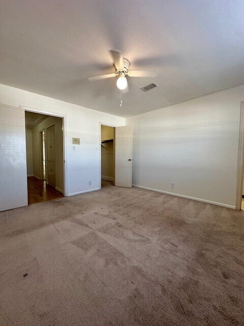 Building Photo - 6332 Chevy Chase Dr