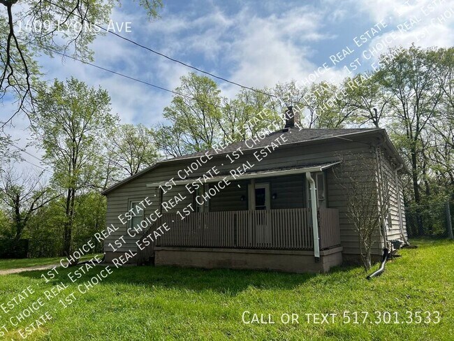 Building Photo - 1409 Lyons Ave