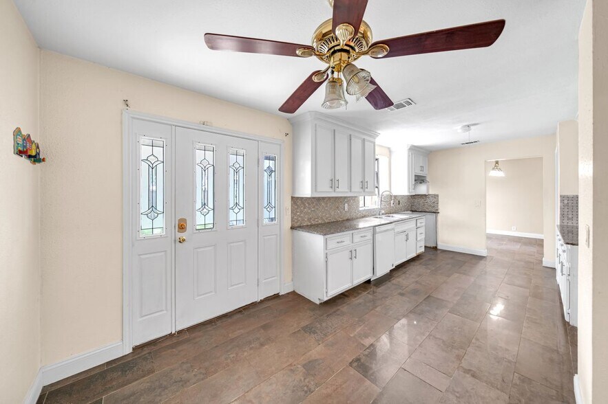 Building Photo - 13014 Skymeadow Dr