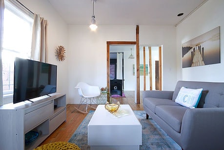 Front room (office / entertainment area) - 804 Venice Blvd