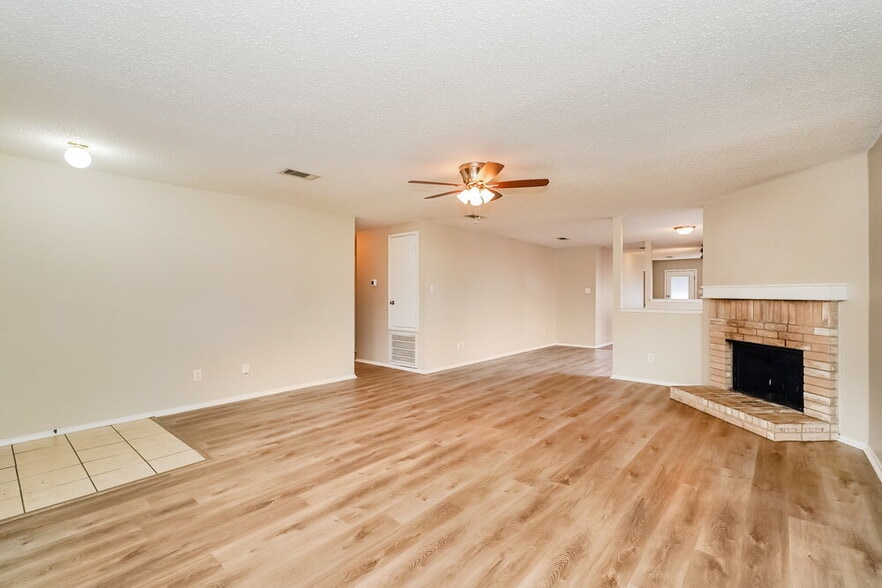 Building Photo - 541 Magdalen Ave