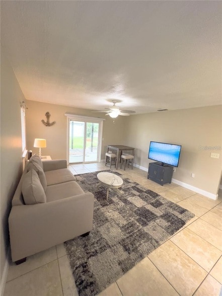 Building Photo - 820 N Central Ave