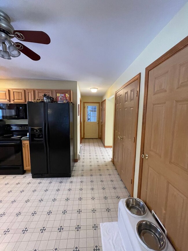Building Photo - New listing!! A beautiful 3 bedroom 2.5 ba...
