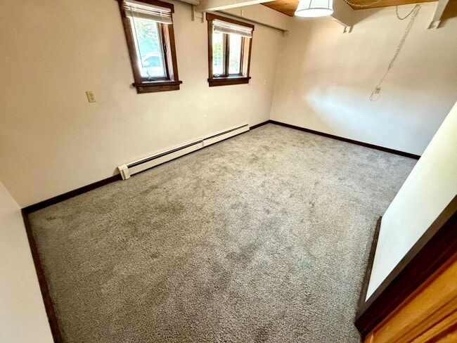 Building Photo - 441 S Park Ave