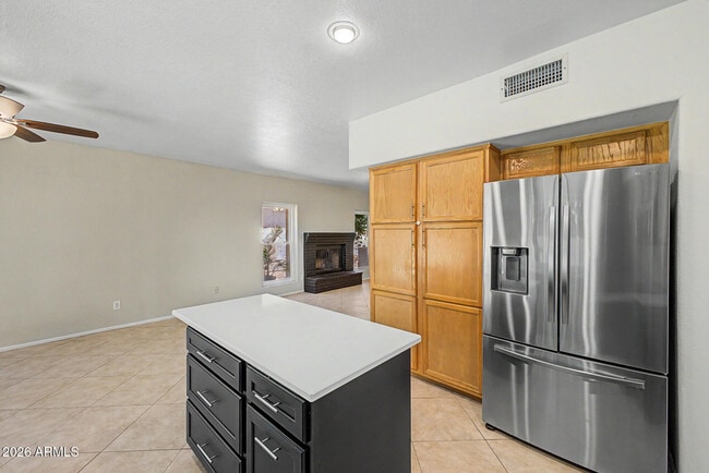 Building Photo - 842 W Sun Coast Dr