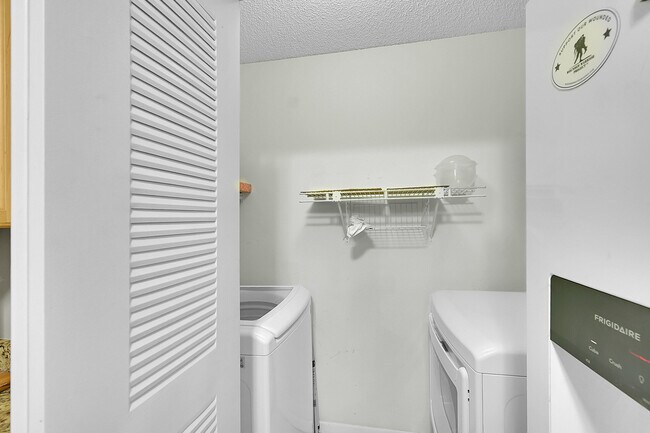 Building Photo - 15461 Lakes of Delray Blvd
