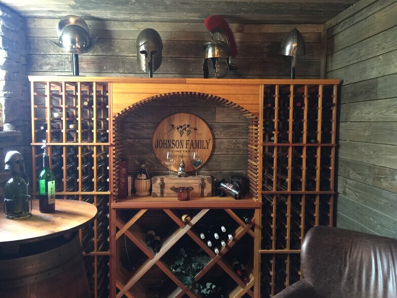 Wine cellar - 1011 Lake Shore Dr
