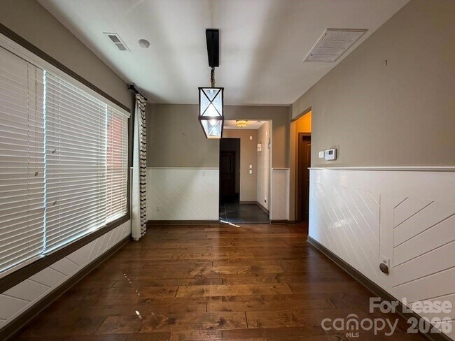 Building Photo - 15124 Sapphire Hill Ln