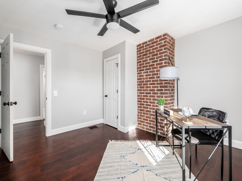 Office 2 - 137 S Hague Ave