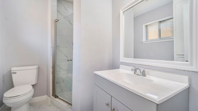 Building Photo - 3008 Columbia St