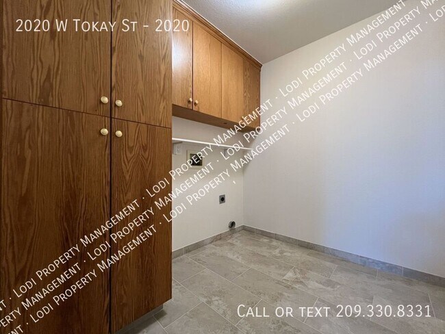 Building Photo - 2020 W Tokay St