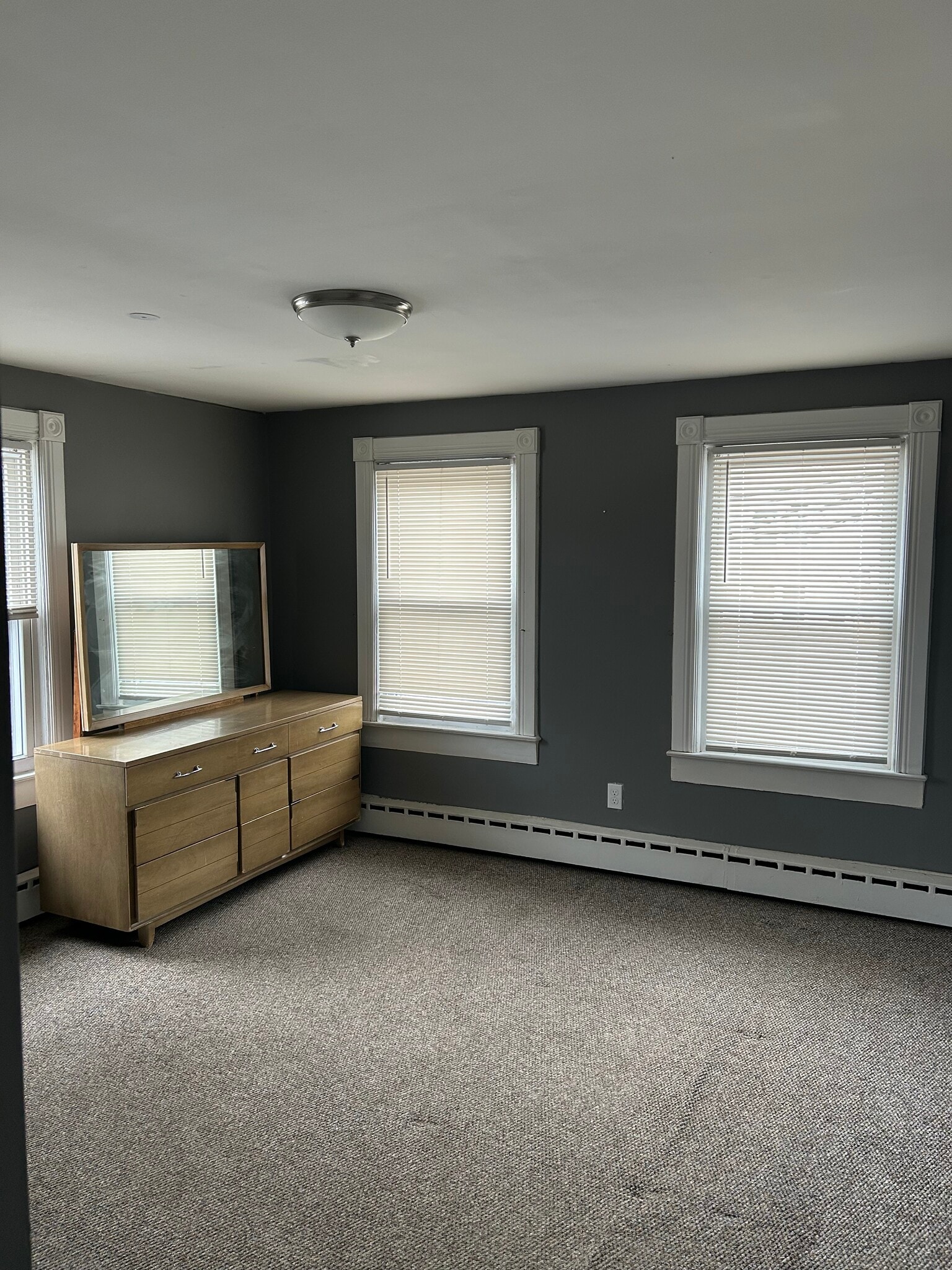 1st room - 19 Warwick St