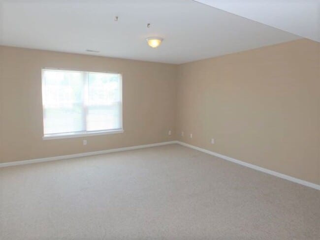 Building Photo - Awesome 4 Bed 3 Bath House In SW Columbia!