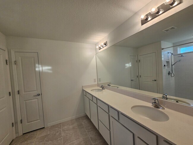 Building Photo - 3928 Capri Coast Dr