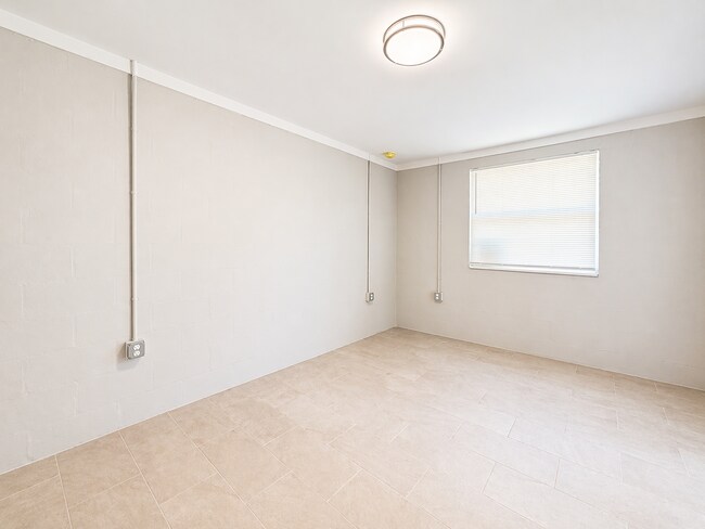 Building Photo - Modern Duplex Living Minutes from Downtown