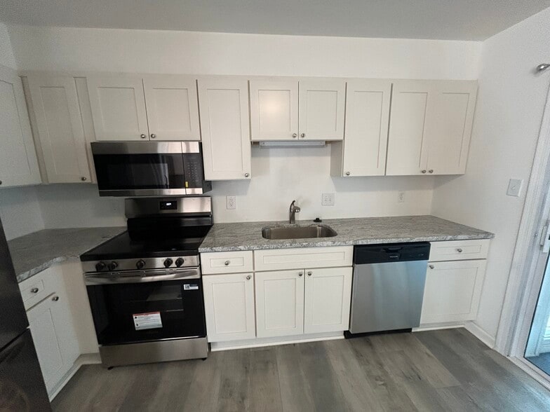 Building Photo - 207 Steven Dr