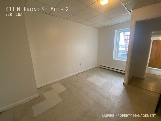 Building Photo - 2nd Floor: 2 Bedroom/1 Bathroom Apartment ...