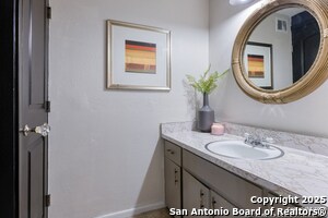 Building Photo - 8715 Starcrest Dr