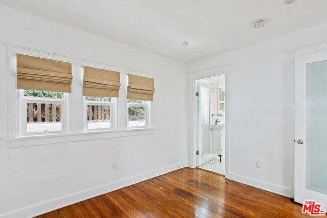 Building Photo - 6217 Poppy Peak Dr