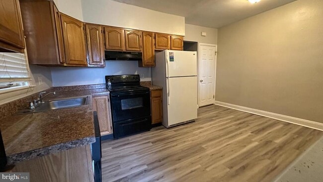 Primary Photo - 222 N Miller St