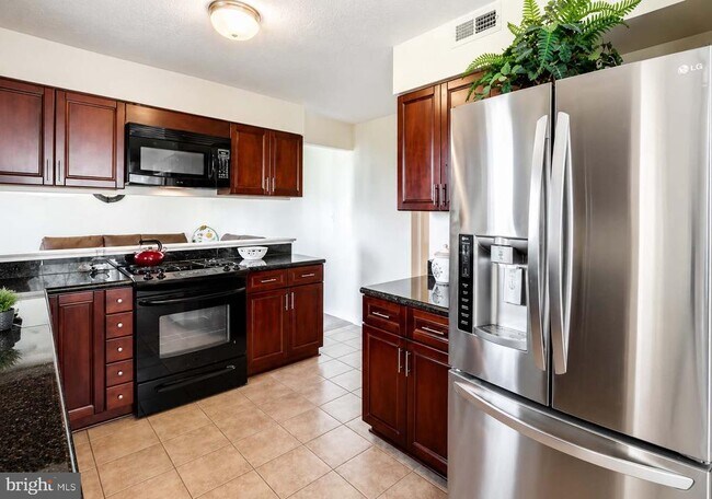 Building Photo - 44 Brambling Ln