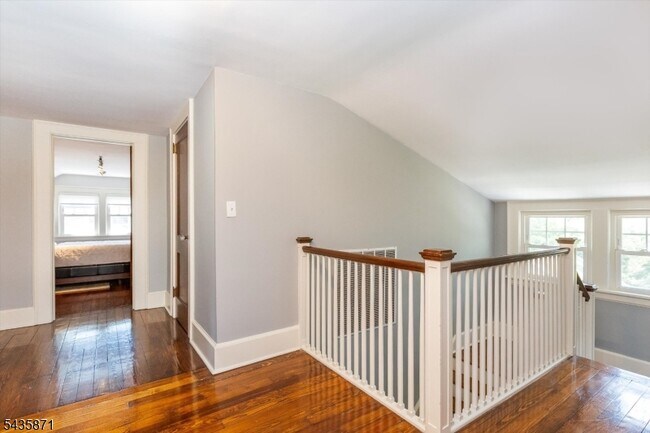 Building Photo - 242 Forest Ave