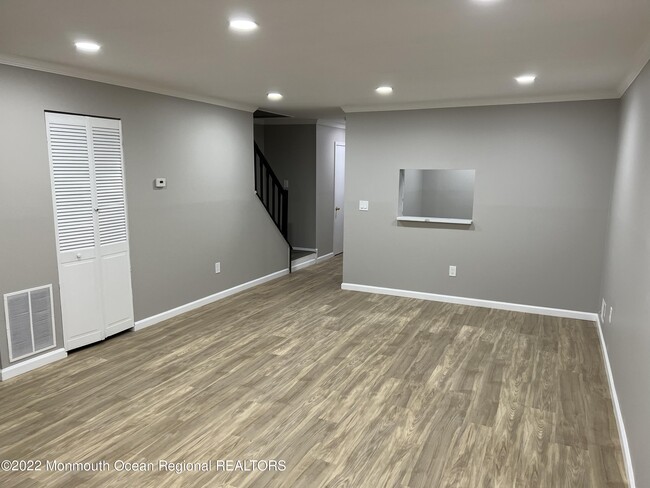 Building Photo - 269 Bromley Pl