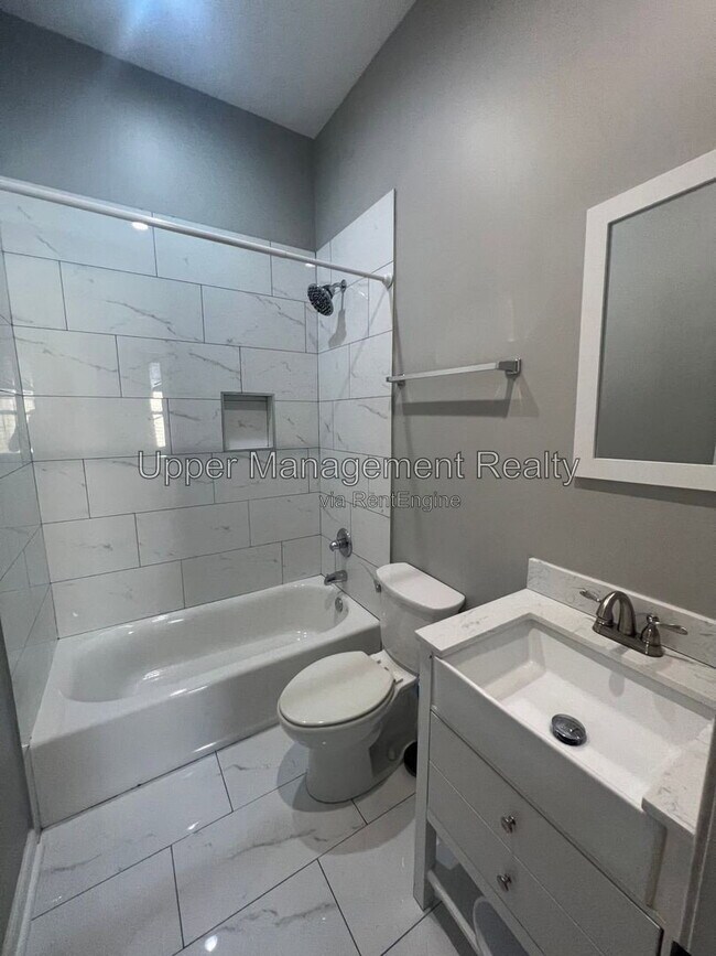 Building Photo - 7522 Burthe St