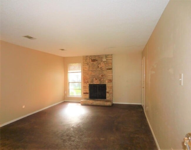 Building Photo - 811 Ramble Ln