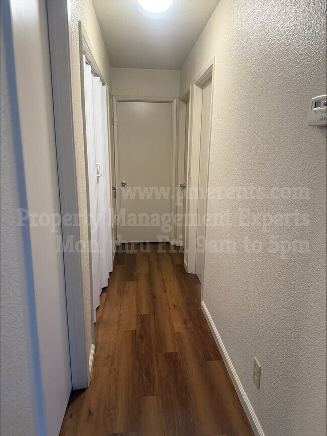 Building Photo - 8824 Fox Creek Dr