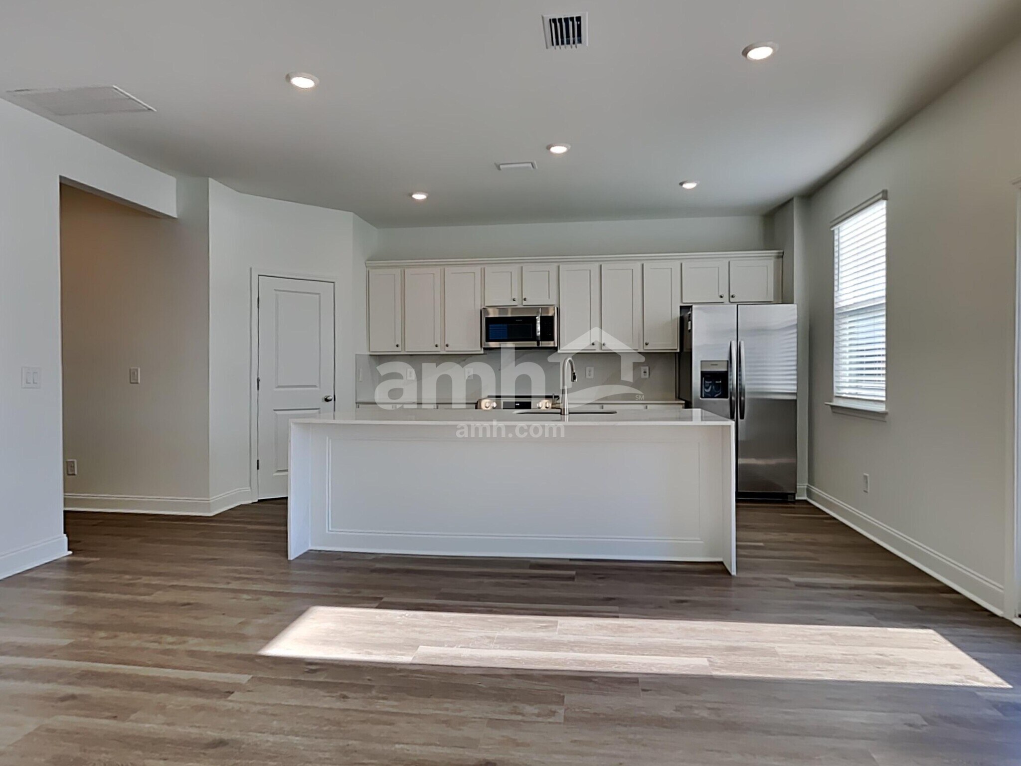 Building Photo - 413 Armstrong Curve