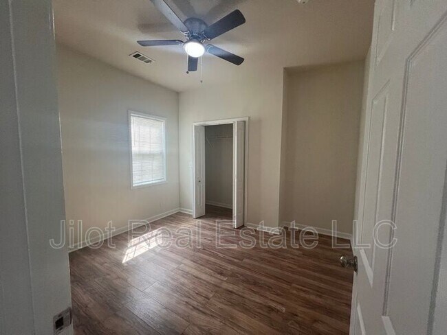 Building Photo - 1366 Clermont Ave