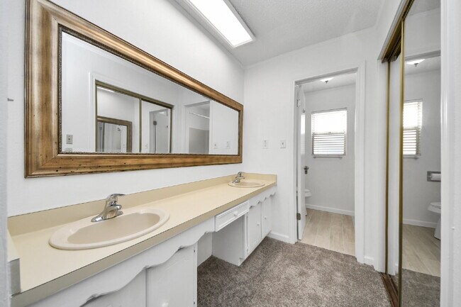Building Photo - Waterfront Rental