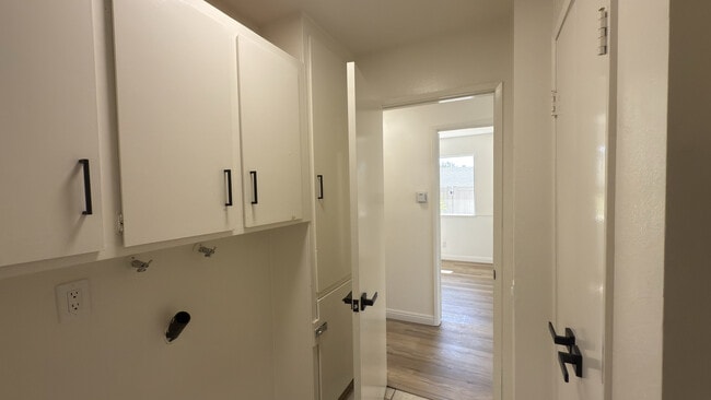 Building Photo - 1720 Orinda Ct