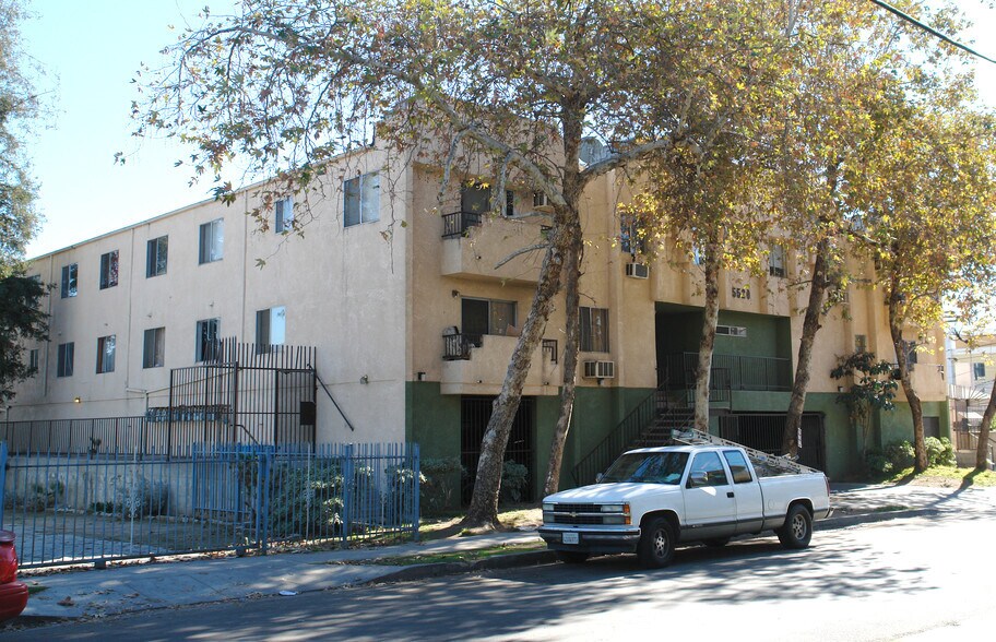 5520 Fulcher Avenue - 5520 Fulcher Ave