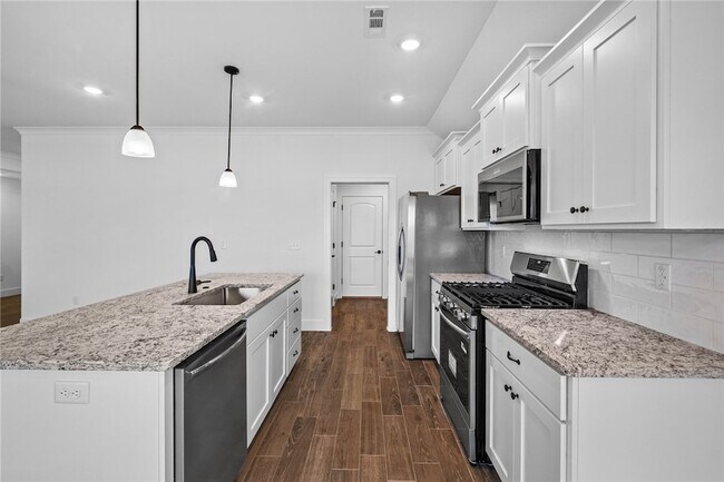 Building Photo - 4225 Barhem Dr