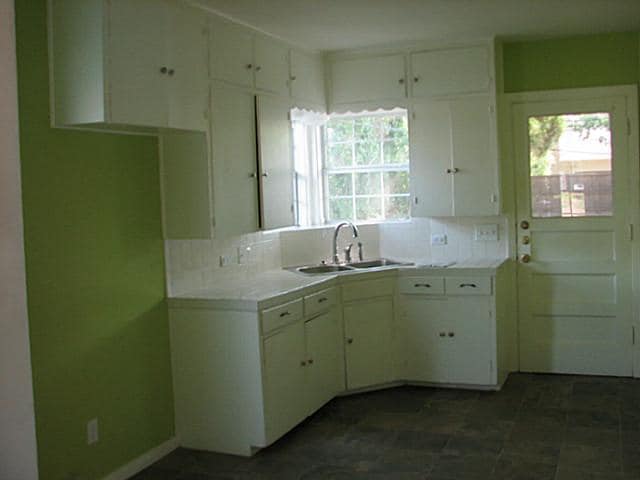 Building Photo - 7414 Robin Rd