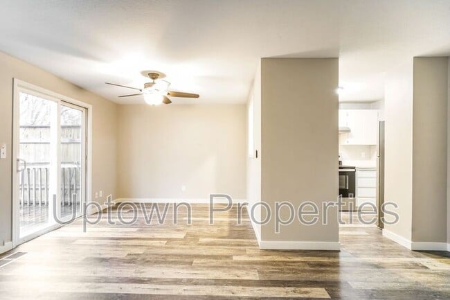 Building Photo - 6133-6135 SE Frances St